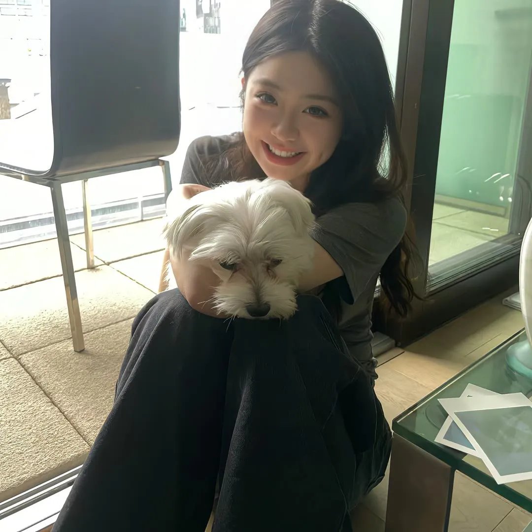 院子里的女人